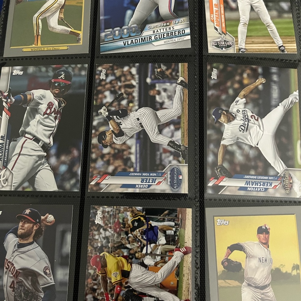 200 MLB trading cards